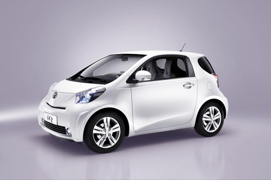  Toyota iQ 2008 года  (фото 1 из 225)